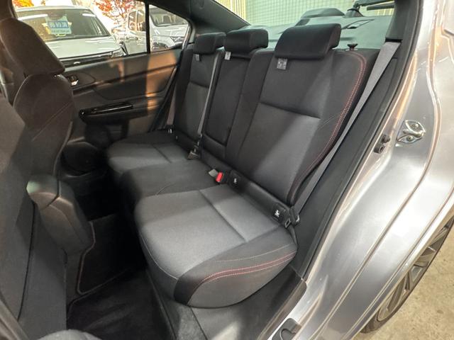 WRX S4 2.0GTアイサイト/大阪仕入/後期型/デカナビ8インチナビ /コーナーセンサー/ブルートゥース/ETC/禁煙車/バックカメラ/12セグ/ドラレコ/LEDライト/電動シート/ACC/記録簿・取説有/CD・DVD/オートライト・ハイビーム/ブレーキホールド(27枚目)