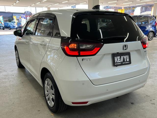 フィット e:HEVベーシック 禁煙車/岡山県仕入/衝突軽減ブレーキ ブレーキホールド/車線逸脱/コーナーセンサー/純正7型ナビ/CD/ブルートゥース/USB/ETC/バックカメラ/オートライト/LEDヘッドライト/レーダークルーズ/取説/保証書/スペアキー有(24枚目)