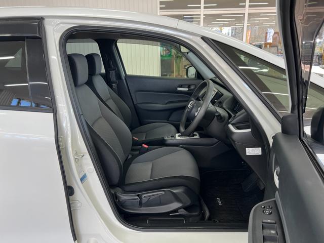 フィット e:HEVベーシック 禁煙車/岡山県仕入/衝突軽減ブレーキ ブレーキホールド/車線逸脱/コーナーセンサー/純正7型ナビ/CD/ブルートゥース/USB/ETC/バックカメラ/オートライト/LEDヘッドライト/レーダークルーズ/取説/保証書/スペアキー有(27枚目)