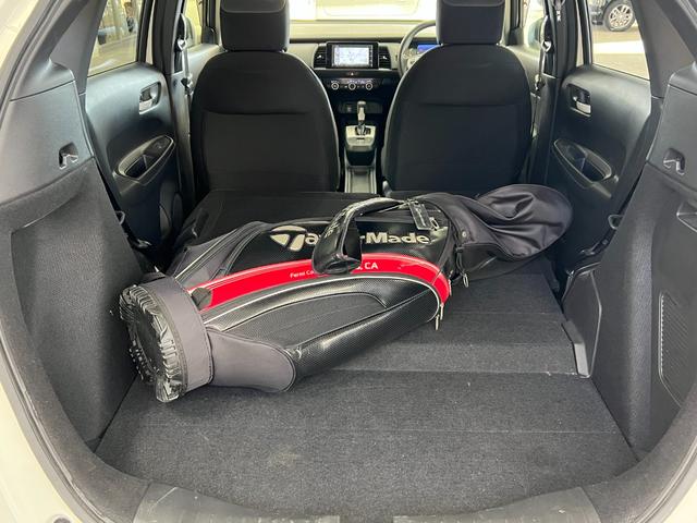 フィット e:HEVベーシック 禁煙車/岡山県仕入/衝突軽減ブレーキ ブレーキホールド/車線逸脱/コーナーセンサー/純正7型ナビ/CD/ブルートゥース/USB/ETC/バックカメラ/オートライト/LEDヘッドライト/レーダークルーズ/取説/保証書/スペアキー有(31枚目)