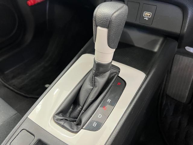 フィット e:HEVベーシック 禁煙車/岡山県仕入/衝突軽減ブレーキ ブレーキホールド/車線逸脱/コーナーセンサー/純正7型ナビ/CD/ブルートゥース/USB/ETC/バックカメラ/オートライト/LEDヘッドライト/レーダークルーズ/取説/保証書/スペアキー有(39枚目)