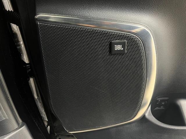 ヴェルファイアハイブリッド エグゼクティブラウンジ 4WD/ハイブリッド/名古屋仕入/ 1オーナー/ムーンルーフ/JBLサウンド/純正8型ナビ/フリップダウンモニター/全方位カメラ/100V電源/ブルートゥース/フルセグ/電動レザーシート/シート&ステアリングヒーター/Pバックドア(13枚目)