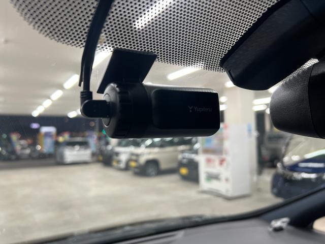 ヴェルファイアハイブリッド エグゼクティブラウンジ 4WD/ハイブリッド/名古屋仕入/ 1オーナー/ムーンルーフ/JBLサウンド/純正8型ナビ/フリップダウンモニター/全方位カメラ/100V電源/ブルートゥース/フルセグ/電動レザーシート/シート&ステアリングヒーター/Pバックドア(14枚目)