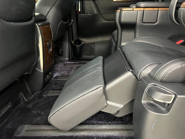 ヴェルファイアハイブリッド エグゼクティブラウンジ 4WD/ハイブリッド/名古屋仕入/ 1オーナー/ムーンルーフ/JBLサウンド/純正8型ナビ/フリップダウンモニター/全方位カメラ/100V電源/ブルートゥース/フルセグ/電動レザーシート/シート&ステアリングヒーター/Pバックドア(37枚目)