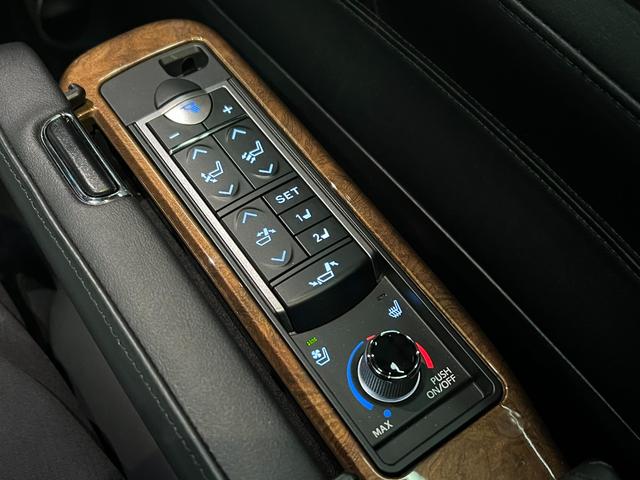 ヴェルファイアハイブリッド エグゼクティブラウンジ 4WD/ハイブリッド/名古屋仕入/ 1オーナー/ムーンルーフ/JBLサウンド/純正8型ナビ/フリップダウンモニター/全方位カメラ/100V電源/ブルートゥース/フルセグ/電動レザーシート/シート&ステアリングヒーター/Pバックドア(49枚目)