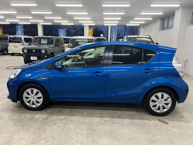 アクア S/神奈川県仕入/夏タイヤ2022年製/ 純正ナビ/フルセグ/ブルートゥース/CD/DVD/バックカメラ/ETC/オートエアコン/プッシュスタート/スマートキー/HIDオートライト/フォグ/フロントコーナーセンサー/トノカバー/禁煙車(18枚目)