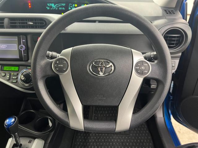 アクア S/神奈川県仕入/夏タイヤ2022年製/ 純正ナビ/フルセグ/ブルートゥース/CD/DVD/バックカメラ/ETC/オートエアコン/プッシュスタート/スマートキー/HIDオートライト/フォグ/フロントコーナーセンサー/トノカバー/禁煙車(33枚目)