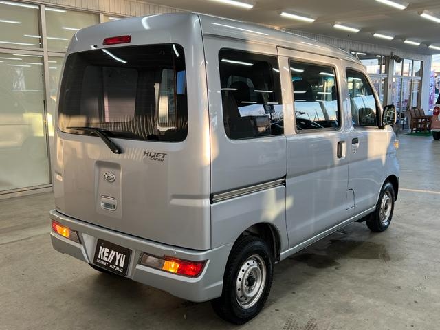 ハイゼットカーゴ スペシャルSAIII 4WD/買取直販車/ハイルーフ/禁煙車 /2023年製冬タイヤ付き/衝突軽減ブレーキ/横滑り防止/LEDヘッドライト/オートライト&ハイビーム/アイドリングストップ/取説&保証書&スペアキー(4枚目)
