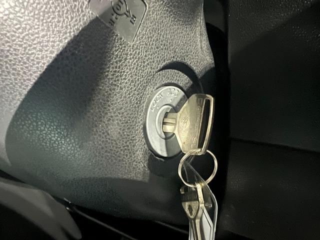 ハイゼットカーゴ スペシャルSAIII 4WD/買取直販車/ハイルーフ/禁煙車 /2023年製冬タイヤ付き/衝突軽減ブレーキ/横滑り防止/LEDヘッドライト/オートライト&ハイビーム/アイドリングストップ/取説&保証書&スペアキー(14枚目)