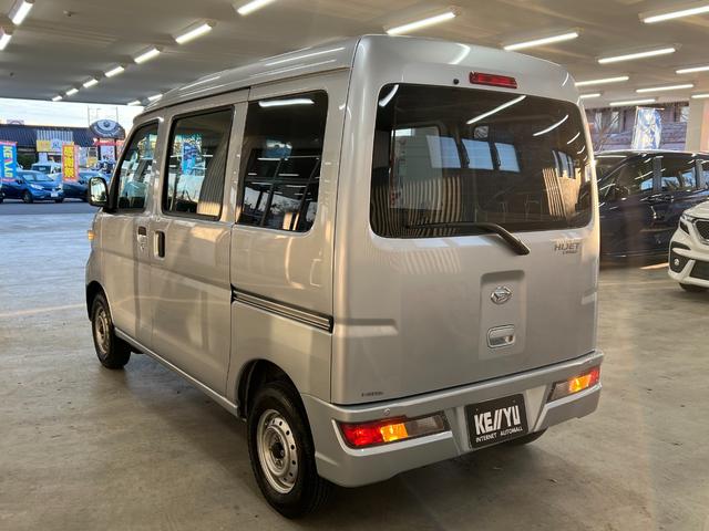 ハイゼットカーゴ スペシャルSAIII 4WD/買取直販車/ハイルーフ/禁煙車 /2023年製冬タイヤ付き/衝突軽減ブレーキ/横滑り防止/LEDヘッドライト/オートライト&ハイビーム/アイドリングストップ/取説&保証書&スペアキー(26枚目)