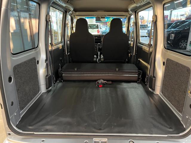 ハイゼットカーゴ スペシャルSAIII 4WD/買取直販車/ハイルーフ/禁煙車 /2023年製冬タイヤ付き/衝突軽減ブレーキ/横滑り防止/LEDヘッドライト/オートライト&ハイビーム/アイドリングストップ/取説&保証書&スペアキー(31枚目)