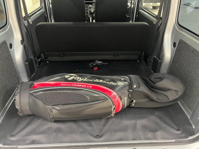 ハイゼットカーゴ スペシャルSAIII 4WD/買取直販車/ハイルーフ/禁煙車 /2023年製冬タイヤ付き/衝突軽減ブレーキ/横滑り防止/LEDヘッドライト/オートライト&ハイビーム/アイドリングストップ/取説&保証書&スペアキー(33枚目)