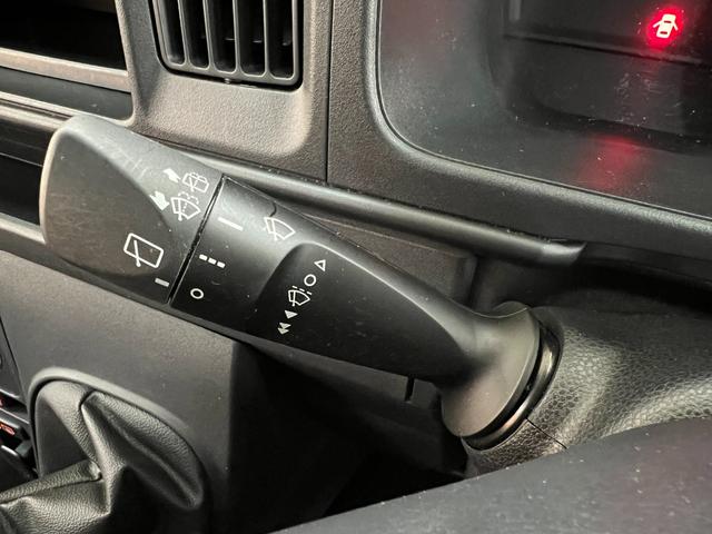 ハイゼットカーゴ スペシャルSAIII 4WD/買取直販車/ハイルーフ/禁煙車 /2023年製冬タイヤ付き/衝突軽減ブレーキ/横滑り防止/LEDヘッドライト/オートライト&ハイビーム/アイドリングストップ/取説&保証書&スペアキー(36枚目)