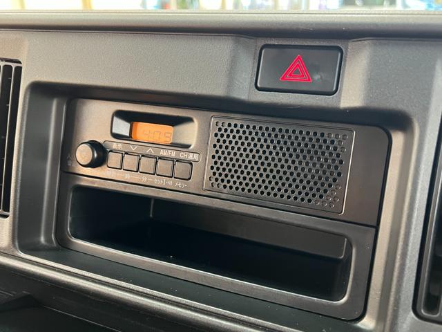 ハイゼットカーゴ スペシャルSAIII 4WD/買取直販車/ハイルーフ/禁煙車 /2023年製冬タイヤ付き/衝突軽減ブレーキ/横滑り防止/LEDヘッドライト/オートライト&ハイビーム/アイドリングストップ/取説&保証書&スペアキー(43枚目)