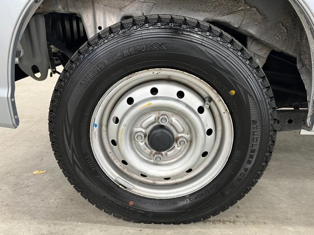 ハイゼットカーゴ スペシャルSAIII 4WD/買取直販車/ハイルーフ/禁煙車 /2023年製冬タイヤ付き/衝突軽減ブレーキ/横滑り防止/LEDヘッドライト/オートライト&ハイビーム/アイドリングストップ/取説&保証書&スペアキー(49枚目)