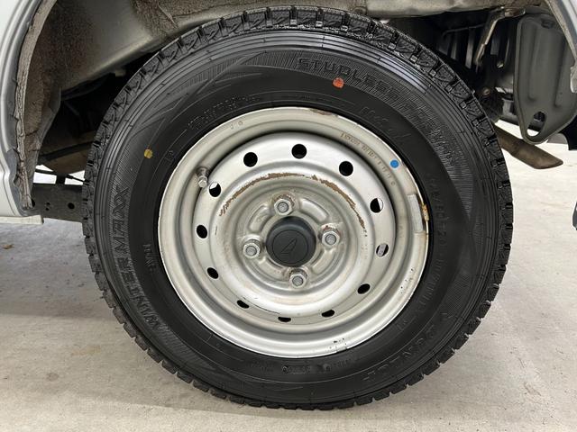 ハイゼットカーゴ スペシャルSAIII 4WD/買取直販車/ハイルーフ/禁煙車 /2023年製冬タイヤ付き/衝突軽減ブレーキ/横滑り防止/LEDヘッドライト/オートライト&ハイビーム/アイドリングストップ/取説&保証書&スペアキー(50枚目)