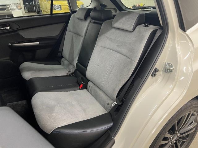 雨が降ってもゆったりと車選びができる屋内展示場完備！じっくりご覧になれます☆