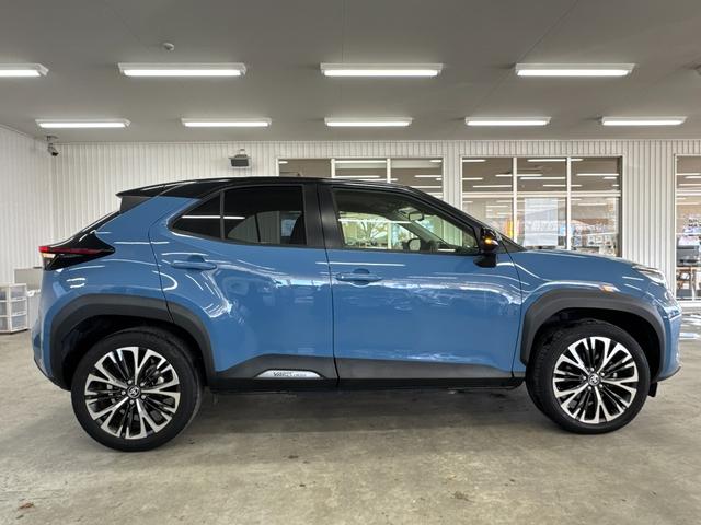 ヤリスクロス ハイブリッドＺ／千葉県仕入／寒冷地仕様／　９インチナビ／ＢＴ／ＵＳＢ／前後ドラレコ／パノラマビューモニター／ＥＴＣ２．０／バックカメラ／電動ハーフレザーシート／シートヒーター／レーダークルーズ／コーナーセンサー／ワイパーデアイサー／禁煙車（13枚目）