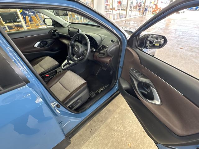 ヤリスクロス ハイブリッドＺ／千葉県仕入／寒冷地仕様／　９インチナビ／ＢＴ／ＵＳＢ／前後ドラレコ／パノラマビューモニター／ＥＴＣ２．０／バックカメラ／電動ハーフレザーシート／シートヒーター／レーダークルーズ／コーナーセンサー／ワイパーデアイサー／禁煙車（22枚目）