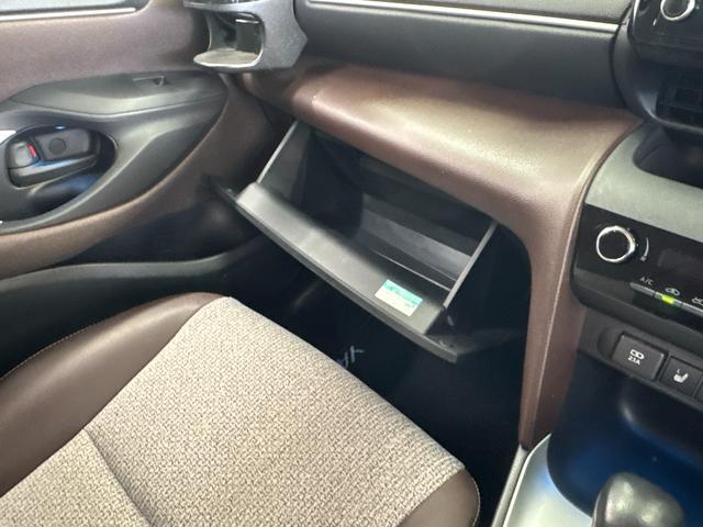 ヤリスクロス ハイブリッドＺ／千葉県仕入／寒冷地仕様／　９インチナビ／ＢＴ／ＵＳＢ／前後ドラレコ／パノラマビューモニター／ＥＴＣ２．０／バックカメラ／電動ハーフレザーシート／シートヒーター／レーダークルーズ／コーナーセンサー／ワイパーデアイサー／禁煙車（44枚目）