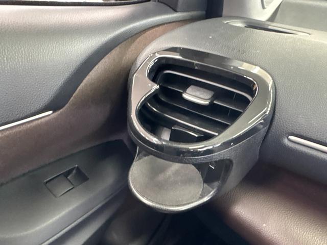 ヤリスクロス ハイブリッドＺ／千葉県仕入／寒冷地仕様／　９インチナビ／ＢＴ／ＵＳＢ／前後ドラレコ／パノラマビューモニター／ＥＴＣ２．０／バックカメラ／電動ハーフレザーシート／シートヒーター／レーダークルーズ／コーナーセンサー／ワイパーデアイサー／禁煙車（45枚目）