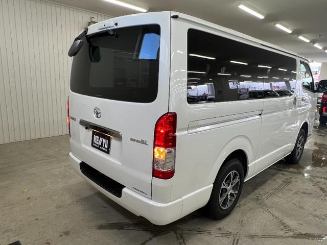 ハイエースバン スーパーＧＬ　ダークプライムＩＩ／４ＷＤ／愛知仕入／禁煙車／　１オーナー／特別仕様車／１００Ｖ電源／Ｄインナーミラー／メモリーナビ／ブルートゥース／衝突軽減＆車線逸脱警告／コーナーセンサー／オートハイビーム／ハーフレザー／ウッドコンビステア／両側電動スライド（2枚目）