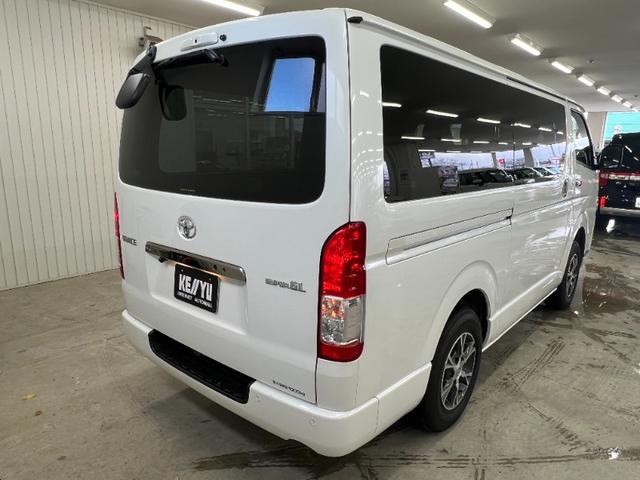 ハイエースバン スーパーＧＬ　ダークプライムＩＩ／４ＷＤ／愛知仕入／禁煙車／　１オーナー／特別仕様車／１００Ｖ電源／Ｄインナーミラー／メモリーナビ／ブルートゥース／衝突軽減＆車線逸脱警告／コーナーセンサー／オートハイビーム／ハーフレザー／ウッドコンビステア／両側電動スライド（7枚目）