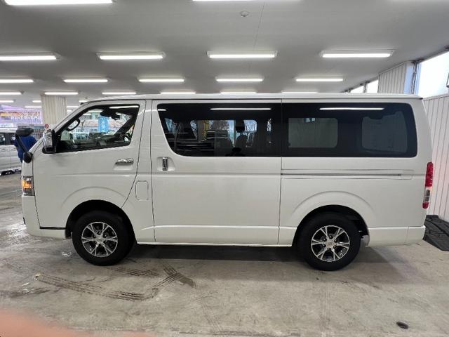 ハイエースバン スーパーＧＬ　ダークプライムＩＩ／４ＷＤ／愛知仕入／禁煙車／　１オーナー／特別仕様車／１００Ｖ電源／Ｄインナーミラー／メモリーナビ／ブルートゥース／衝突軽減＆車線逸脱警告／コーナーセンサー／オートハイビーム／ハーフレザー／ウッドコンビステア／両側電動スライド（10枚目）