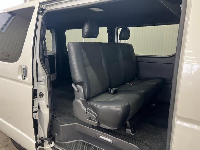 ハイエースバン スーパーＧＬ　ダークプライムＩＩ／４ＷＤ／愛知仕入／禁煙車／　１オーナー／特別仕様車／１００Ｖ電源／Ｄインナーミラー／メモリーナビ／ブルートゥース／衝突軽減＆車線逸脱警告／コーナーセンサー／オートハイビーム／ハーフレザー／ウッドコンビステア／両側電動スライド（14枚目）