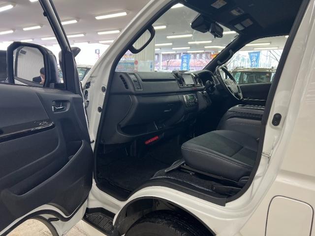 ハイエースバン スーパーＧＬ　ダークプライムＩＩ／４ＷＤ／愛知仕入／禁煙車／　１オーナー／特別仕様車／１００Ｖ電源／Ｄインナーミラー／メモリーナビ／ブルートゥース／衝突軽減＆車線逸脱警告／コーナーセンサー／オートハイビーム／ハーフレザー／ウッドコンビステア／両側電動スライド（18枚目）