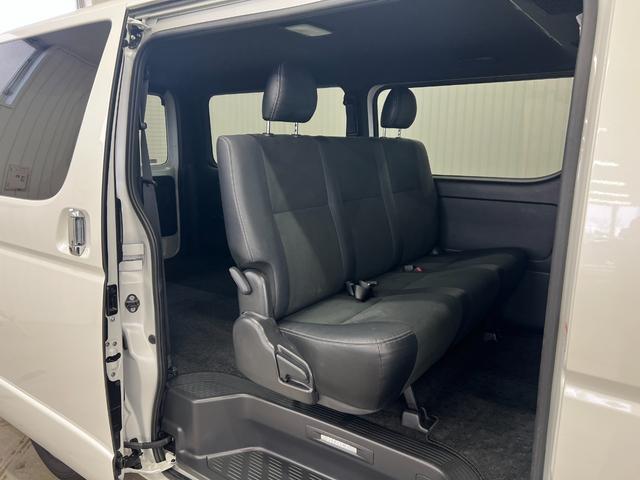 ハイエースバン スーパーＧＬ　ダークプライムＩＩ／４ＷＤ／愛知仕入／禁煙車／　１オーナー／特別仕様車／１００Ｖ電源／Ｄインナーミラー／メモリーナビ／ブルートゥース／衝突軽減＆車線逸脱警告／コーナーセンサー／オートハイビーム／ハーフレザー／ウッドコンビステア／両側電動スライド（26枚目）