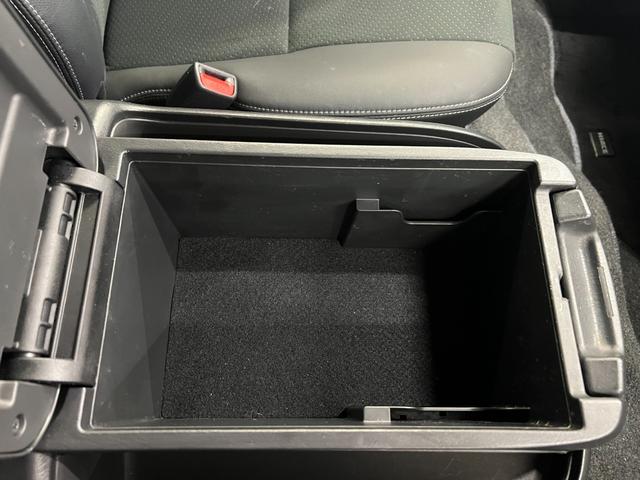 ハイエースバン スーパーＧＬ　ダークプライムＩＩ／４ＷＤ／愛知仕入／禁煙車／　１オーナー／特別仕様車／１００Ｖ電源／Ｄインナーミラー／メモリーナビ／ブルートゥース／衝突軽減＆車線逸脱警告／コーナーセンサー／オートハイビーム／ハーフレザー／ウッドコンビステア／両側電動スライド（49枚目）