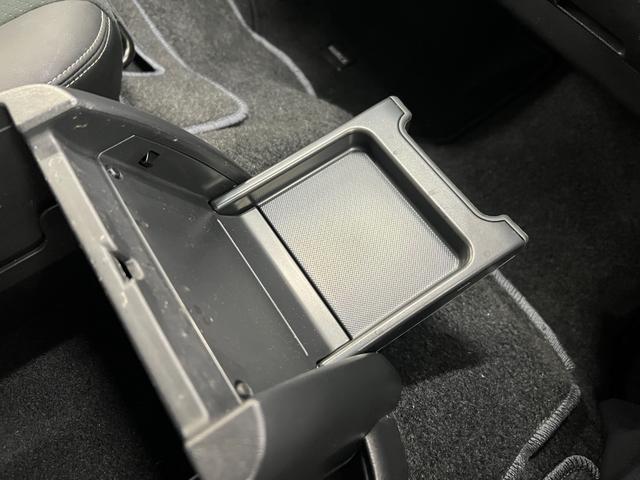 ハイエースバン スーパーＧＬ　ダークプライムＩＩ／４ＷＤ／愛知仕入／禁煙車／　１オーナー／特別仕様車／１００Ｖ電源／Ｄインナーミラー／メモリーナビ／ブルートゥース／衝突軽減＆車線逸脱警告／コーナーセンサー／オートハイビーム／ハーフレザー／ウッドコンビステア／両側電動スライド（50枚目）