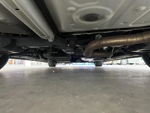 ヴェルファイアハイブリッド ZR 禁煙車/22年製冬タイヤ/ツインサンルーフ アドミレーションフルエアロ/アドミレーションマフラー/アルパイン10型ナビ&フリップダウン/ブルートゥース/Bカメラ/衝突軽減/車線逸脱/前後ドラレコ/電動ハーフレザーシート/取説/記録簿/スペアキー(5枚目)