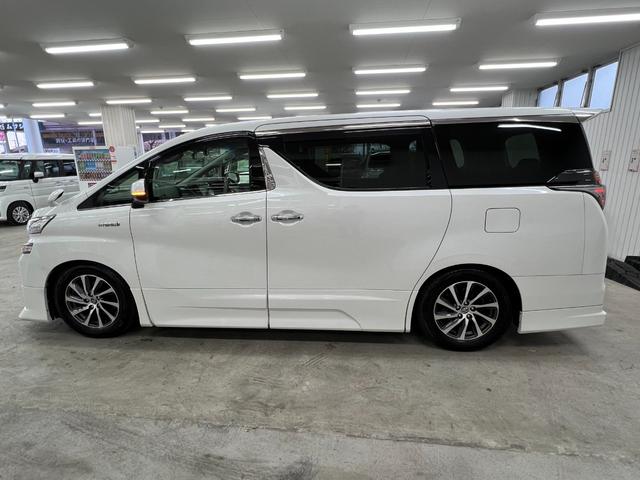 ヴェルファイアハイブリッド ZR 禁煙車/22年製冬タイヤ/ツインサンルーフ アドミレーションフルエアロ/アドミレーションマフラー/アルパイン10型ナビ&フリップダウン/ブルートゥース/Bカメラ/衝突軽減/車線逸脱/前後ドラレコ/電動ハーフレザーシート/取説/記録簿/スペアキー(26枚目)
