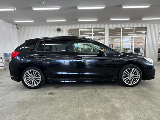 インプレッサスポーツ 2.0i-Sアイサイト/4WD/三重仕入/禁煙車/ 2022年製タイヤ/レーダークルコン/パワーシート/ハーフレザーシート/パドルシフト/SDナビ/ブルートゥース/フルセグ/DVD/USBポート/ETC/キセノンライト/フォグ/Rスポイラー/TRC(6枚目)