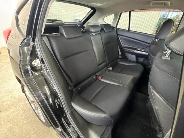 インプレッサスポーツ 2.0i-Sアイサイト/4WD/三重仕入/禁煙車/ 2022年製タイヤ/レーダークルコン/パワーシート/ハーフレザーシート/パドルシフト/SDナビ/ブルートゥース/フルセグ/DVD/USBポート/ETC/キセノンライト/フォグ/Rスポイラー/TRC(12枚目)