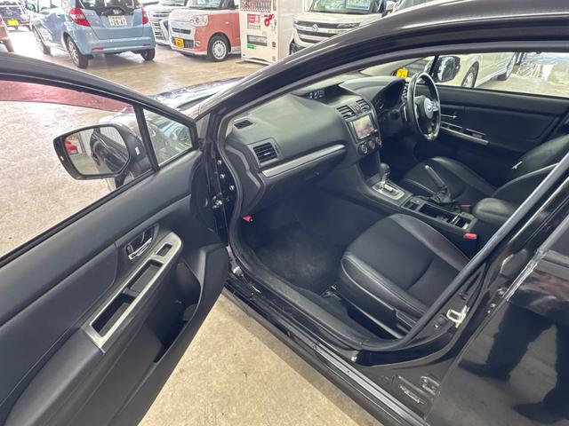 インプレッサスポーツ 2.0i-Sアイサイト/4WD/三重仕入/禁煙車/ 2022年製タイヤ/レーダークルコン/パワーシート/ハーフレザーシート/パドルシフト/SDナビ/ブルートゥース/フルセグ/DVD/USBポート/ETC/キセノンライト/フォグ/Rスポイラー/TRC(27枚目)