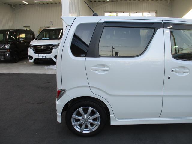 ハイブリッドFZ セーフティパッケージ&衝突軽減ブレーキ&車線逸脱 SDナビ&フルセグ&ブルートゥ-ス&リアカメラ&USB シートヒーター ETC スマートキー オートエアコン LED フォグ フルエアロ 純正アルミ(9枚目)