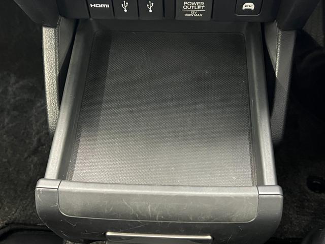オデッセイハイブリッド ハイブリッドアブソルート・ホンダセンシンアドバンス／静岡仕入　専用クルードシート／フリップダウン／全方位モニター／ホンダセンシング／メーカーＯＰナビ／Ｂｌｕｅｔｏｏｔｈ／ＨＤＭＩ／ＵＳＢ／フルセグ／ＥＴＣ／ドラレコ／両側ＰＳＤ／アダプティブクルコン／禁煙車（53枚目）