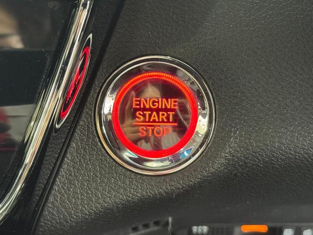 ヴェゼル Ｘ・ホンダセンシング／下取直販／１オーナー／冬タイヤ付／　禁煙車／純正ナビ／Ｂｌｕｅｔｏｏｔｈ／ＵＳＢ／ＨＤＭＩ／フルセグ／アダプティブクルコン／Ｂカメラ／ＥＴＣ／ドラレコ／オートライトＬＥＤ／フォグ／スマートキー／禁煙車／保証書＆記録簿有／取説有（42枚目）