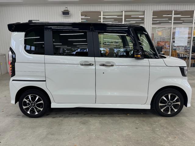 Ｎ－ＢＯＸカスタム Ｌ　コーディネートスタイル　４ＷＤ／下取り直販車／禁煙車　２０２３年製タイヤ／９型ナビ／ブルートゥース／フルセグ／ＤＶＤ／レーダークルコン／レザーシート／シートヒーター／バックカメラ／ドラレコ前後／オートホールド／コーナーセンサー／オートハイビーム／両側電動（22枚目）