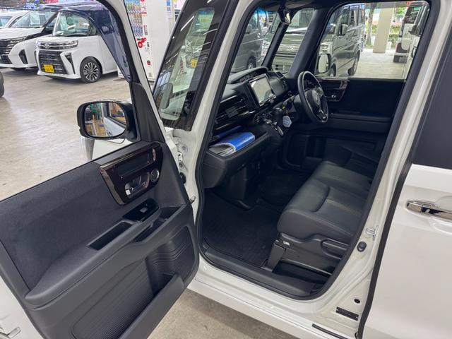 Ｎ－ＢＯＸカスタム Ｌ　コーディネートスタイル　４ＷＤ／下取り直販車／禁煙車　２０２３年製タイヤ／９型ナビ／ブルートゥース／フルセグ／ＤＶＤ／レーダークルコン／レザーシート／シートヒーター／バックカメラ／ドラレコ前後／オートホールド／コーナーセンサー／オートハイビーム／両側電動（33枚目）