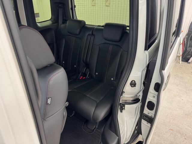 Ｎ－ＢＯＸカスタム Ｌ　コーディネートスタイル　４ＷＤ／下取り直販車／禁煙車　２０２３年製タイヤ／９型ナビ／ブルートゥース／フルセグ／ＤＶＤ／レーダークルコン／レザーシート／シートヒーター／バックカメラ／ドラレコ前後／オートホールド／コーナーセンサー／オートハイビーム／両側電動（35枚目）