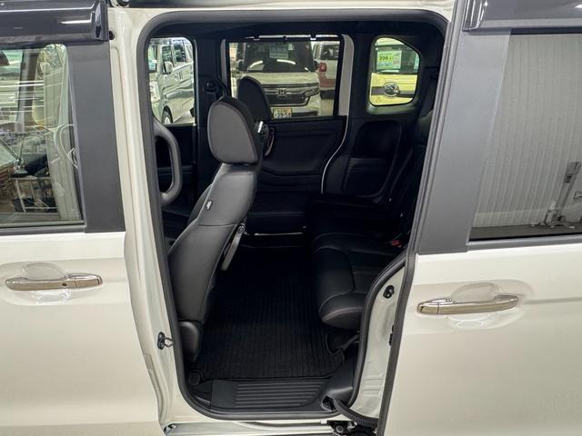 Ｎ－ＢＯＸカスタム Ｌ　コーディネートスタイル　４ＷＤ／下取り直販車／禁煙車　２０２３年製タイヤ／９型ナビ／ブルートゥース／フルセグ／ＤＶＤ／レーダークルコン／レザーシート／シートヒーター／バックカメラ／ドラレコ前後／オートホールド／コーナーセンサー／オートハイビーム／両側電動（37枚目）