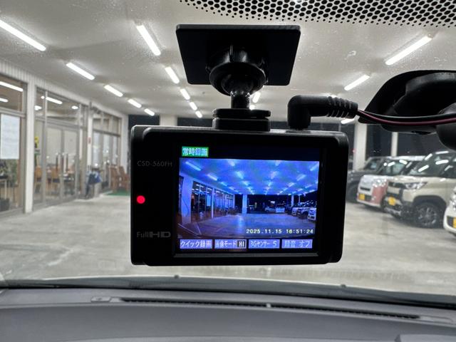 フィットハイブリッド ベースグレード ドラレコ/純正7インチナビ/ワンセグ/CD/AUX/USB/バックカメラ/ETC/クルコン/キーレス/オートエアコン/ステリモ/ISOFIX有/ヘッドライトレベライザー/禁煙車(5枚目)