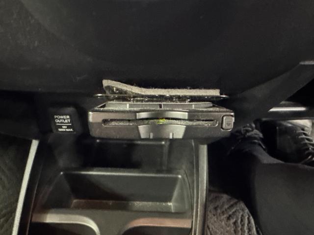 フィットハイブリッド ベースグレード ドラレコ/純正7インチナビ/ワンセグ/CD/AUX/USB/バックカメラ/ETC/クルコン/キーレス/オートエアコン/ステリモ/ISOFIX有/ヘッドライトレベライザー/禁煙車(36枚目)