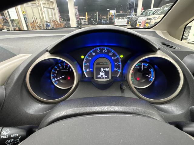 フィットハイブリッド ベースグレード ドラレコ/純正7インチナビ/ワンセグ/CD/AUX/USB/バックカメラ/ETC/クルコン/キーレス/オートエアコン/ステリモ/ISOFIX有/ヘッドライトレベライザー/禁煙車(38枚目)