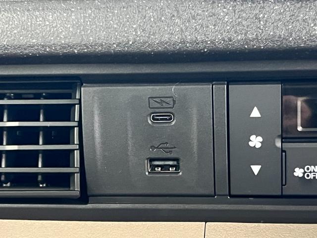 Ｎ－ＢＯＸジョイ ターボ／届出済未使用車／純正８インチナビ／　ホンダセンシング／ブルートゥース／フルセグ／シートヒーター／ハーフレザーシート／バックカメラ／両側ＰＳＤ／パドルシフト／コーナーセンサー／ＬＥＤライト／オートハイビーム（17枚目）