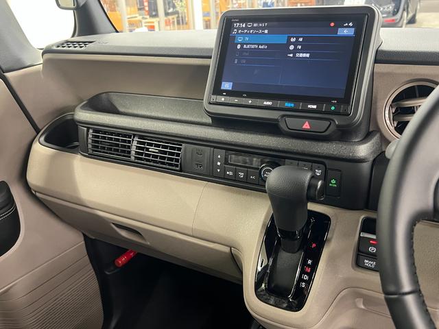 Ｎ－ＢＯＸジョイ ターボ／届出済未使用車／純正８インチナビ／　ホンダセンシング／ブルートゥース／フルセグ／シートヒーター／ハーフレザーシート／バックカメラ／両側ＰＳＤ／パドルシフト／コーナーセンサー／ＬＥＤライト／オートハイビーム（50枚目）